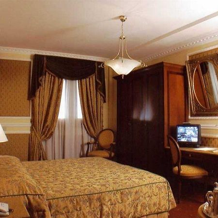 Hotel Champagne Garden Rom Zimmer foto